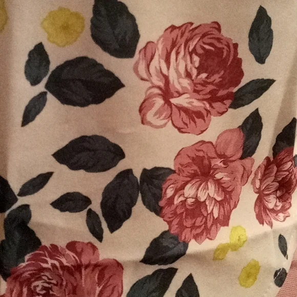 NWT Shein Halter Top with Pretty Lavender Floral Design - Picture 5 of 11